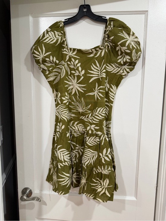 Lapogee Dresses & Skirts - Olive Green Tropical Print Puff Sleeve Mini Dress NWT medium